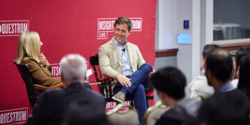 Leading with Innovation and Adaptability: Lessons from Paul Toms, CMO of Wayfair
