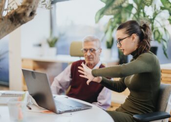 AI and the Future of Family Business: Innovation, Governance, and Intergenerational Decision-Making 