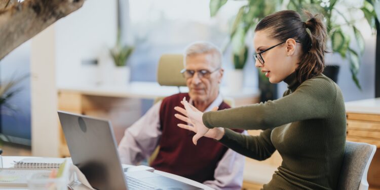 AI and the Future of Family Business: Innovation, Governance, and Intergenerational Decision-Making 